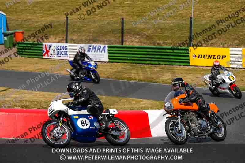 Vintage motorcycle club;eventdigitalimages;mallory park;mallory park trackday photographs;no limits trackdays;peter wileman photography;trackday digital images;trackday photos;vmcc festival 1000 bikes photographs
